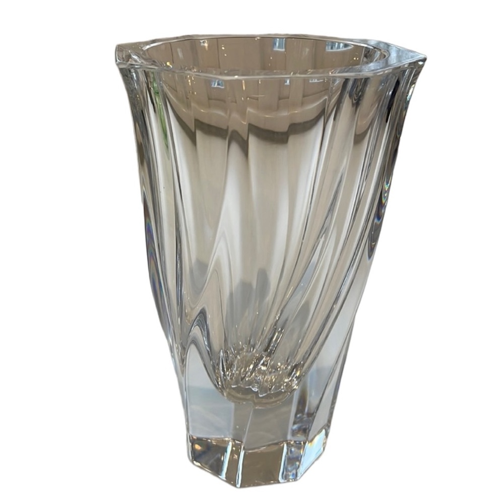 ORREFORS RESIDENCE 6-1/8-INCH MINI CRYSTAL VASE. NEW.